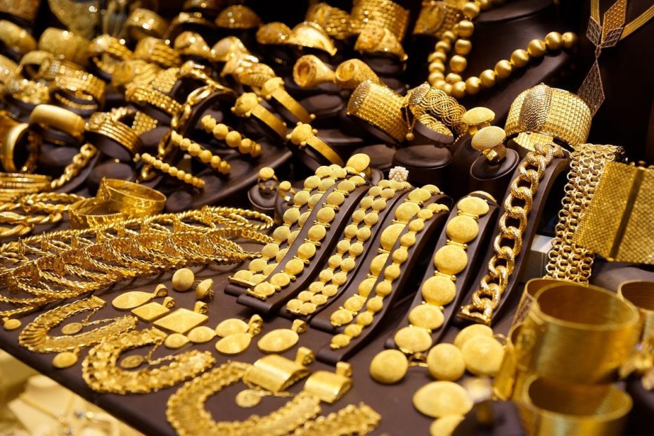 تراجعت أسعار الذهب إلى ما يقرب من 3320 دولارًا خلال الجلسة الآسيوية المبكرة يوم الاثنين.